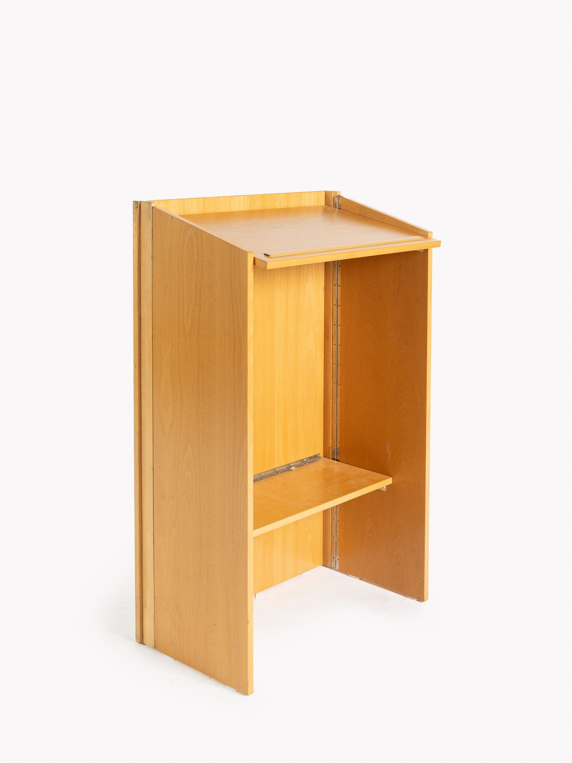 Atril y caja de madera para con estante